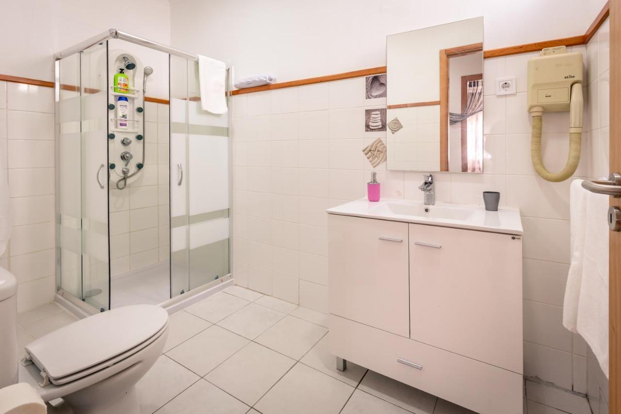 Rocky3 Hostel Angra do Heroísmo Екстериор снимка